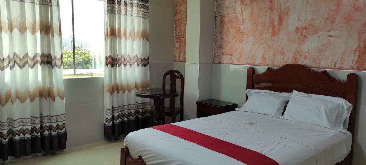 Hotel Real Bolivar Chimbote Exterior photo